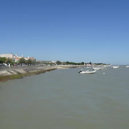 Pause A En Re بيت للعطل *