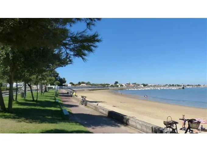 Pause A En Re بيت للعطل