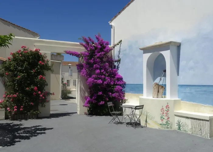 Holiday home Pause A En Re La Flotte